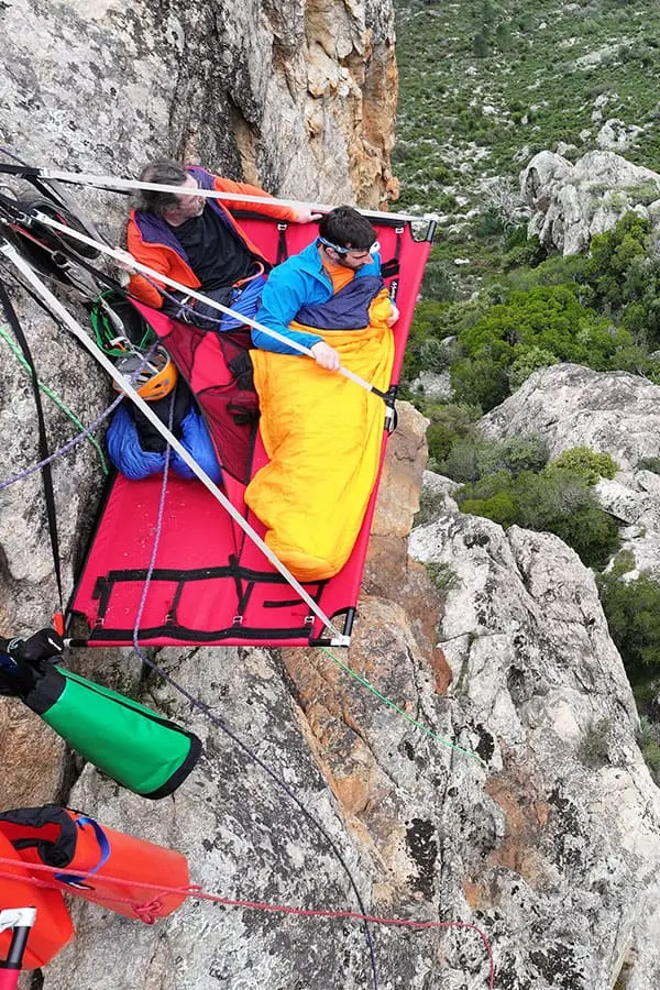 portaledge nuit insolite